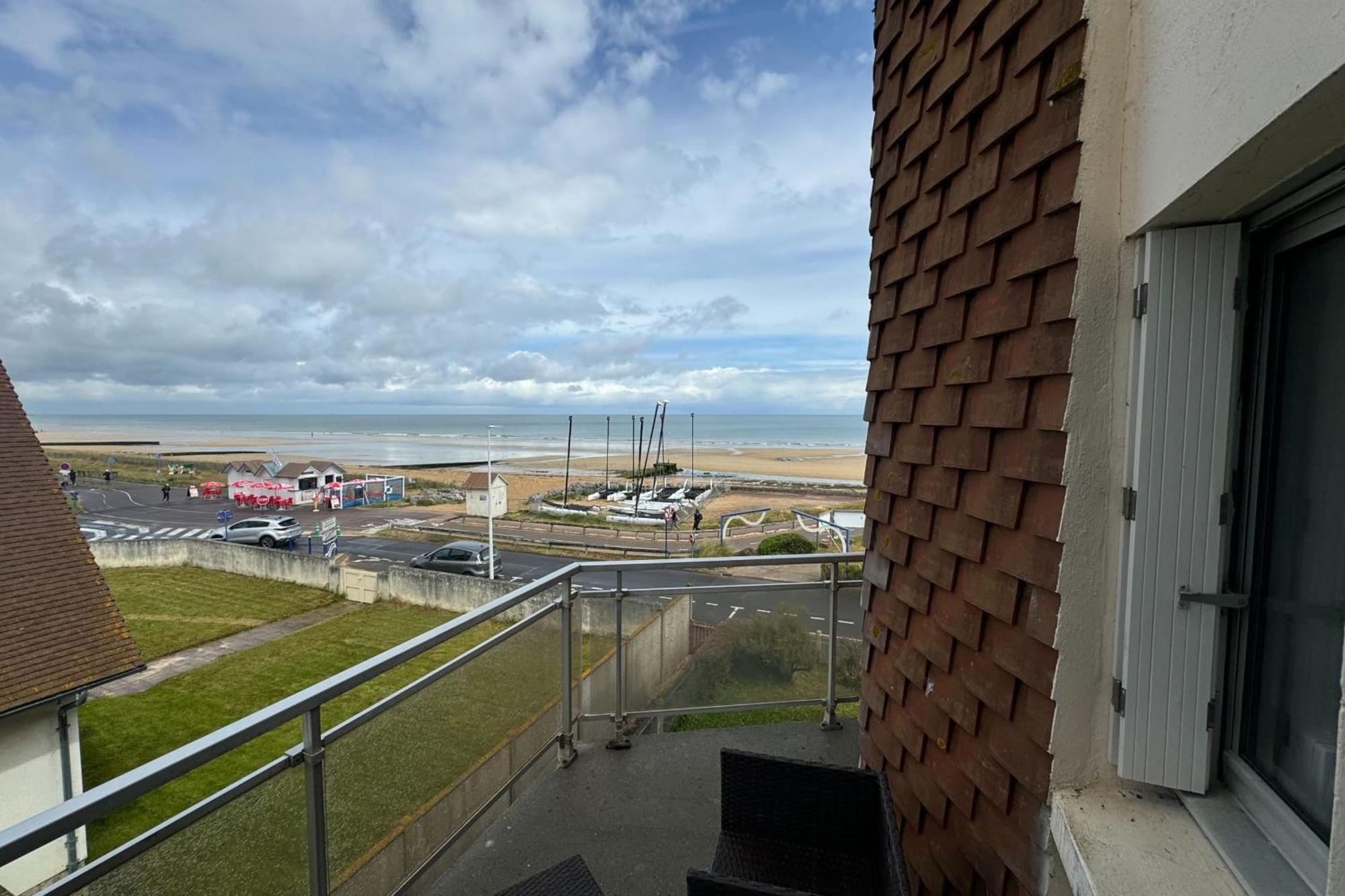 T2 With 2 Balconies On The Seafront * Ouistreham